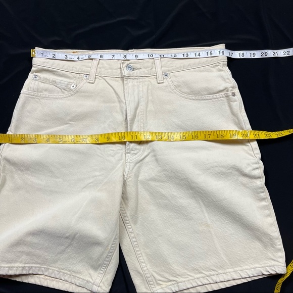 Levi’s 550 khaki cream shorts size 33 - Picture 4 of 11